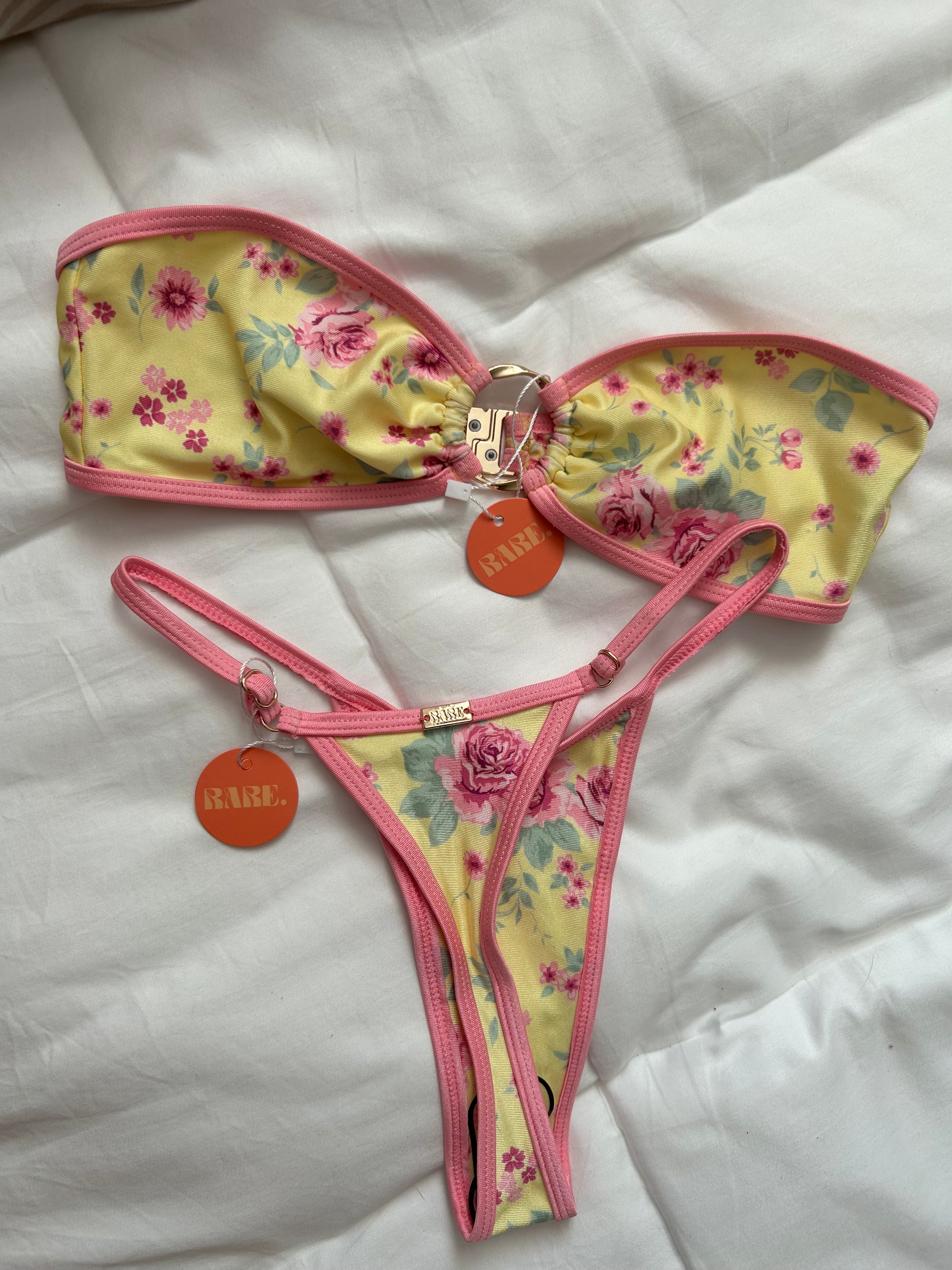 Cocoa bottom in pink colada