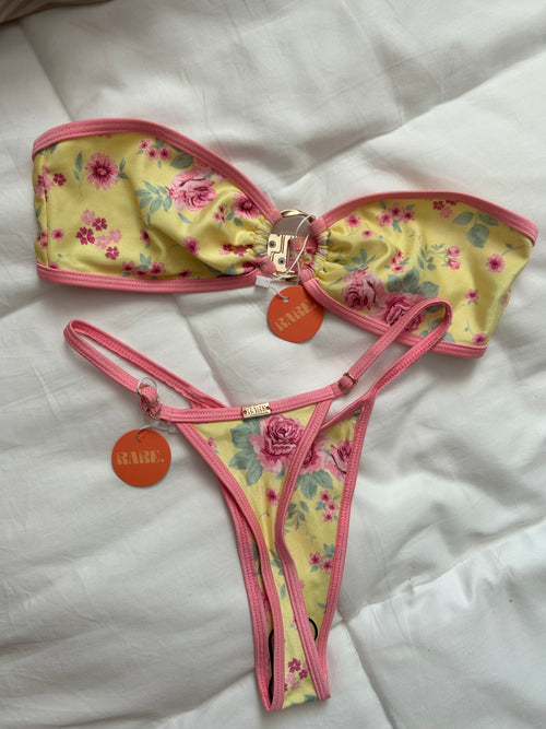 Cocoa bottom in pink colada